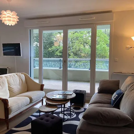 Apartmán Beau T3 A Les Pins Avec Terrasse, Garage Et Proche Commerces - Fr-1-245-175