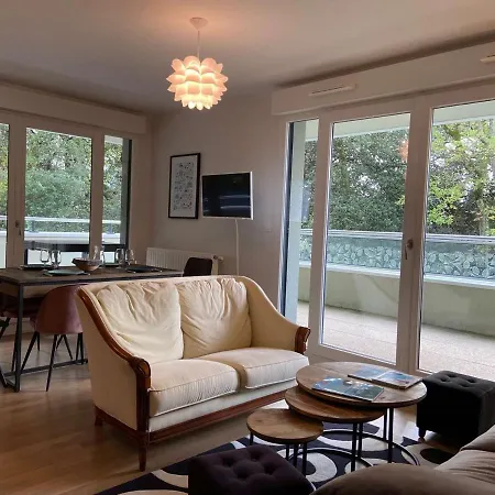 Apartmán Beau T3 A Les Pins Avec Terrasse, Garage Et Proche Commerces - Fr-1-245-175 La Baule